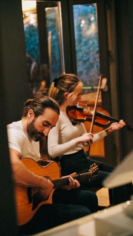 Fiddle + Bow Hotel Дулин Екстериор снимка