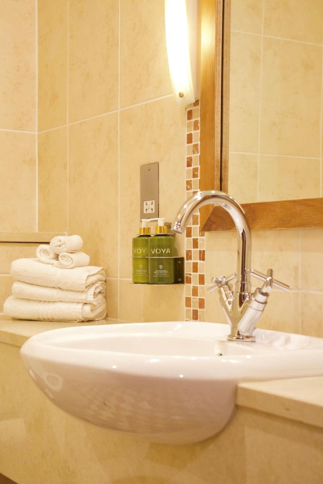Fiddle + Bow Hotel Дулин Екстериор снимка